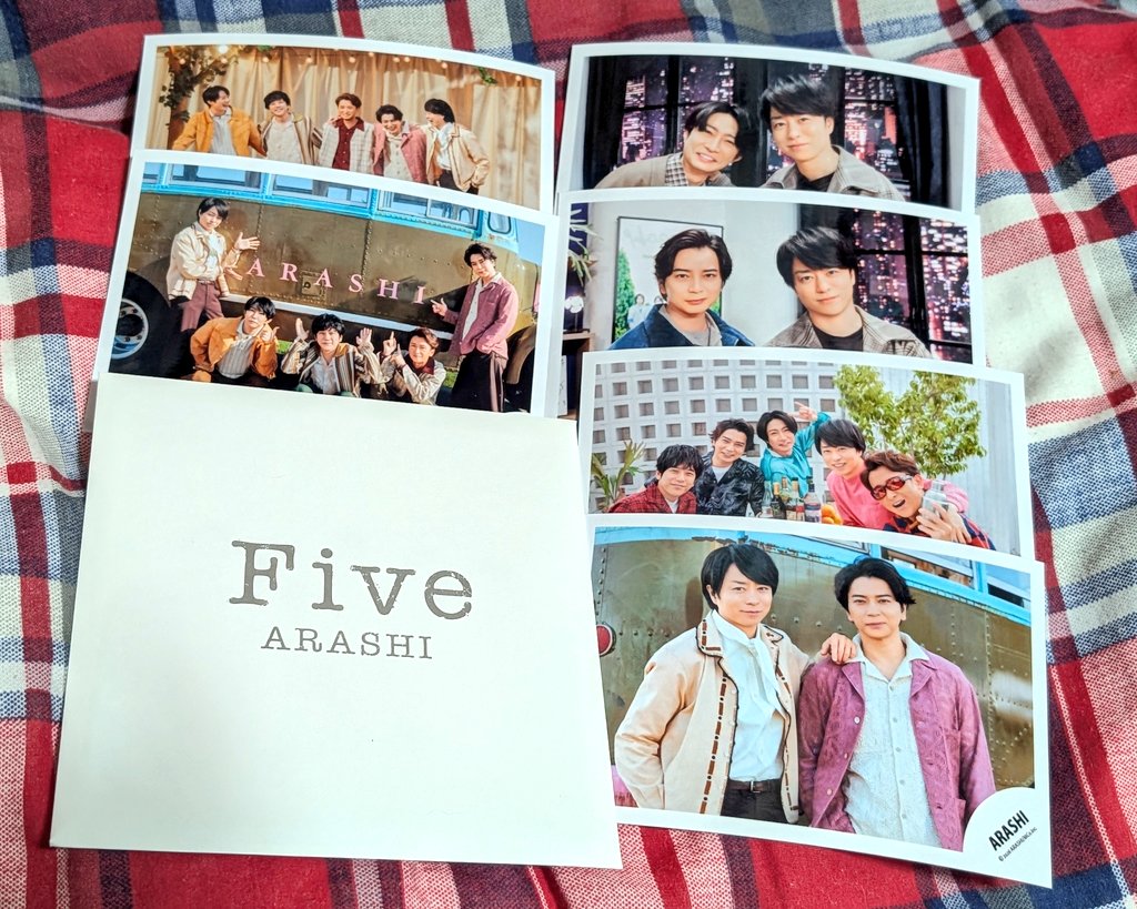 嵐の写真とFiveのポストカード届いたーー- ̗̀📦 ̖́-💙❤️💚💛💜 #嵐