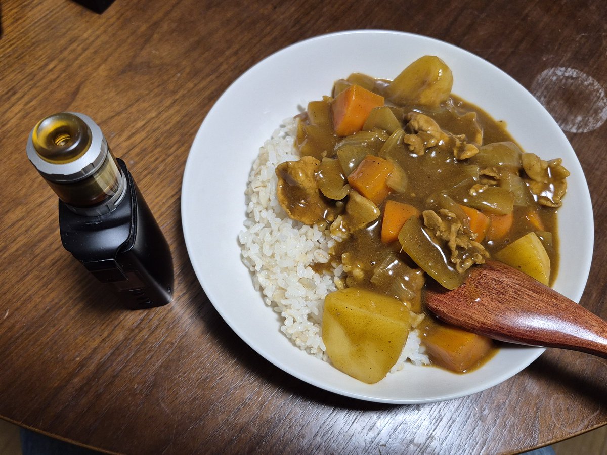 waco_cf's tweet photo. 毎食カレー食べてた。
カレーライス最高過ぎるから。

#カレー #vape https://t.co/7KqTxQrLLo