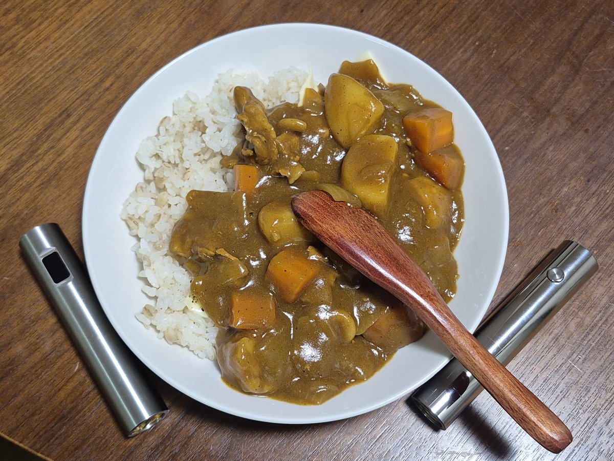 waco_cf's tweet photo. 毎食カレー食べてた。
カレーライス最高過ぎるから。

#カレー #vape https://t.co/7KqTxQrLLo