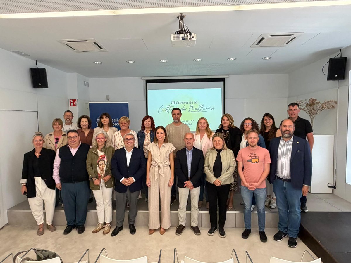museuinca's tweet photo. El Museu del Calçat i de la Indústria acull la III Cimera de la Cultura de Mallorca que du a terme @culturamallorca.

Un plaer acollir aquesta trobada de coordinació amb els municipis. https://t.co/Kdm9w0rF85