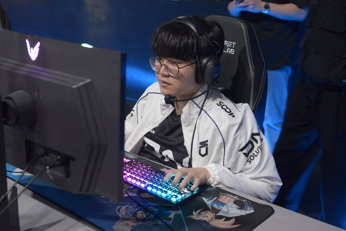 ShadowCorpAgent's tweet photo. Today's Photo #LCK

2026-05-13
#Clozer in #DNS
#DDoiV in #DNS
#Enosh in #DNS
#Life in #DNS

#Shadowcorp #Esports #Agency
#Clozer #DDoiV #Enosh #Life https://t.co/HS4mge0H7S