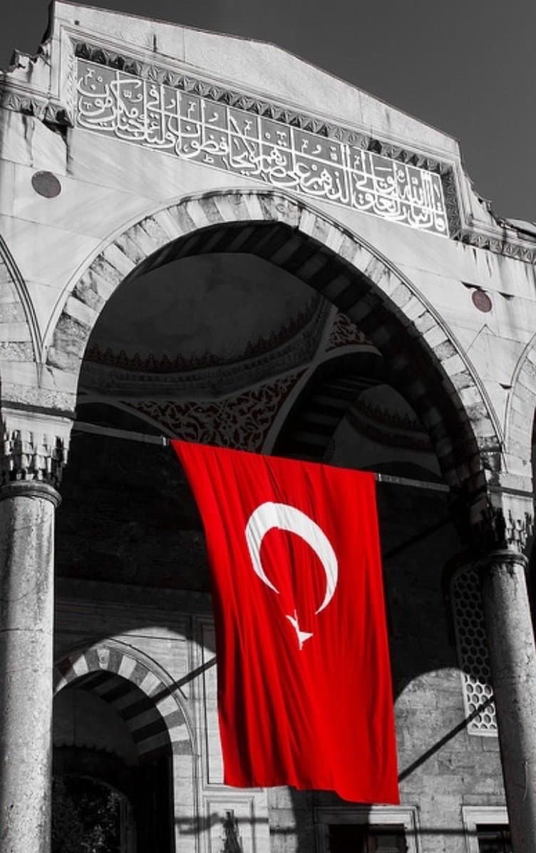 SerraSarioglu's tweet photo. Tarihim, şerefim, şiirim, Her şeyim…

🇹🇷 https://t.co/fciEdX8Kws