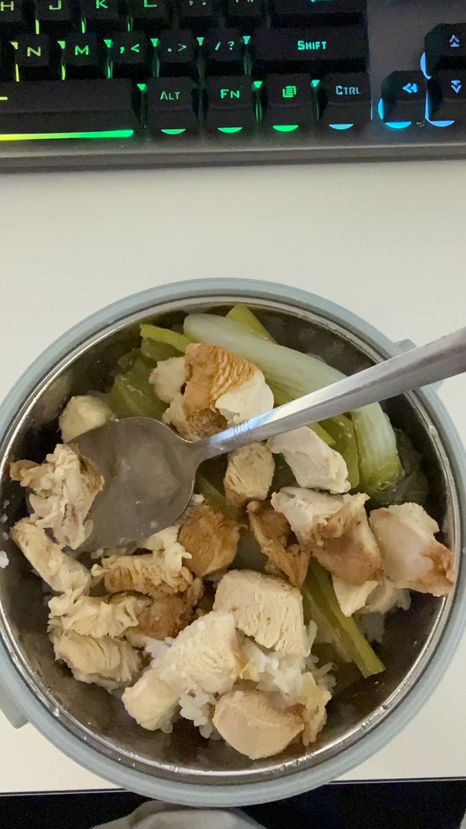 veeki tweet media