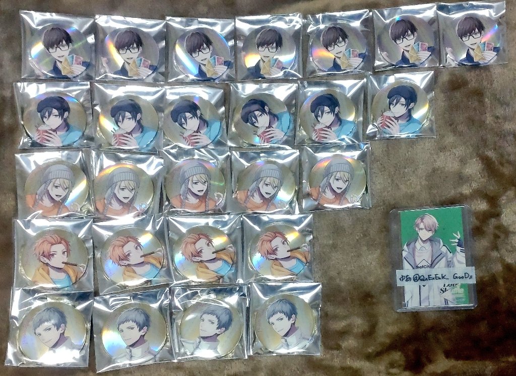 QxExExK_GooDs's tweet photo. 【交換】B-PROJECT Bプロ PrivateRoom ポプア 缶バッチ

譲→北門 ★金城 愛染 音済 ✫王茶利 ✫野目 ✫釈村 ✫唯月 ✫遙日 ✫明謙 ✫殿
サイン→釈村 唯月 明謙 殿

求→増長

✫は定価譲渡または異種(9th/half)交換
★は✫含む交換優先
(※単体へのお返事遅くなります)

都内手渡し(要相談)/郵送交換 https://t.co/B7it7R3CNs
