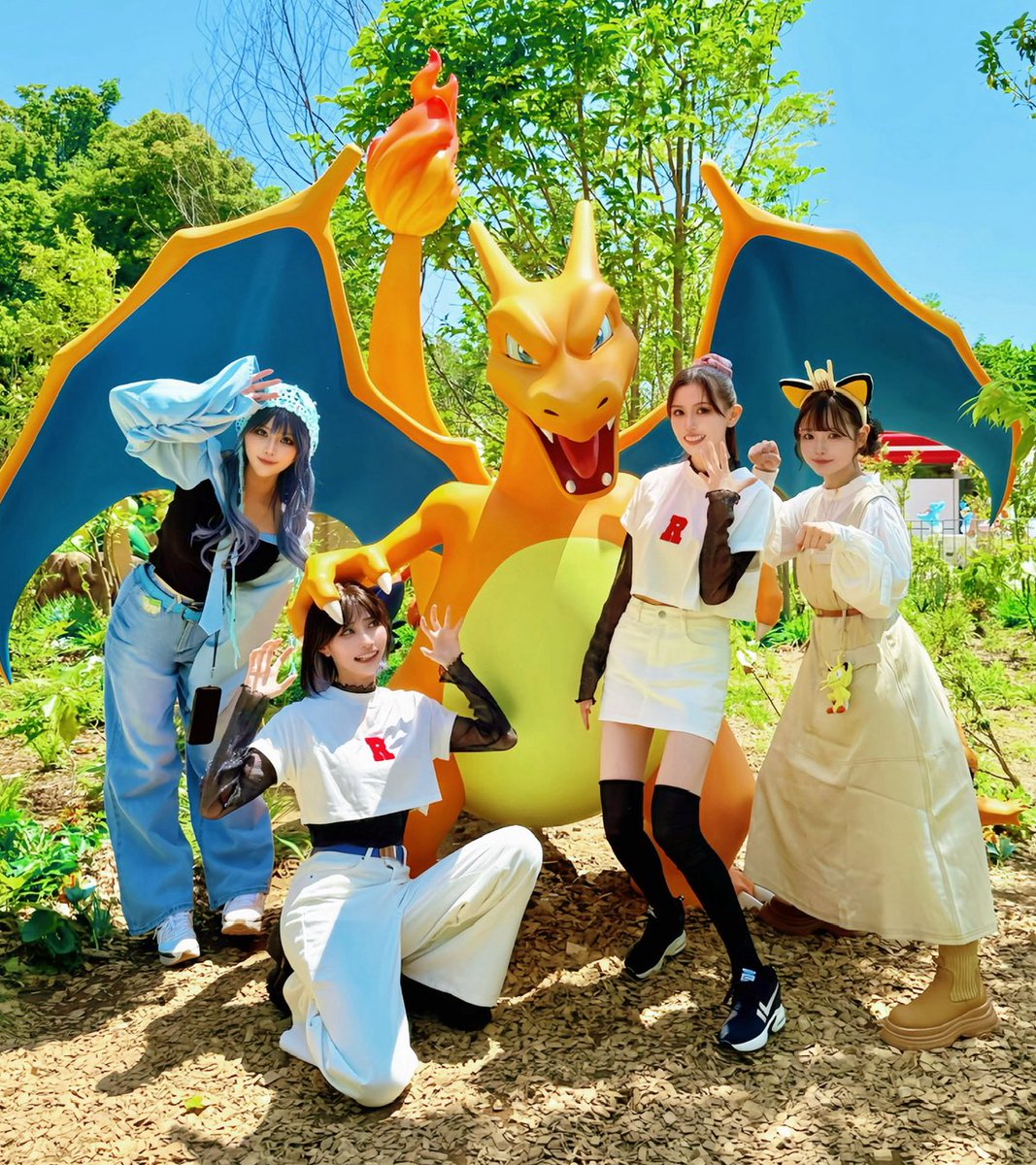 ポケパーク行ってきた〜！ みんなでロケット団コーデ🚀😼 ピンバッジ1
