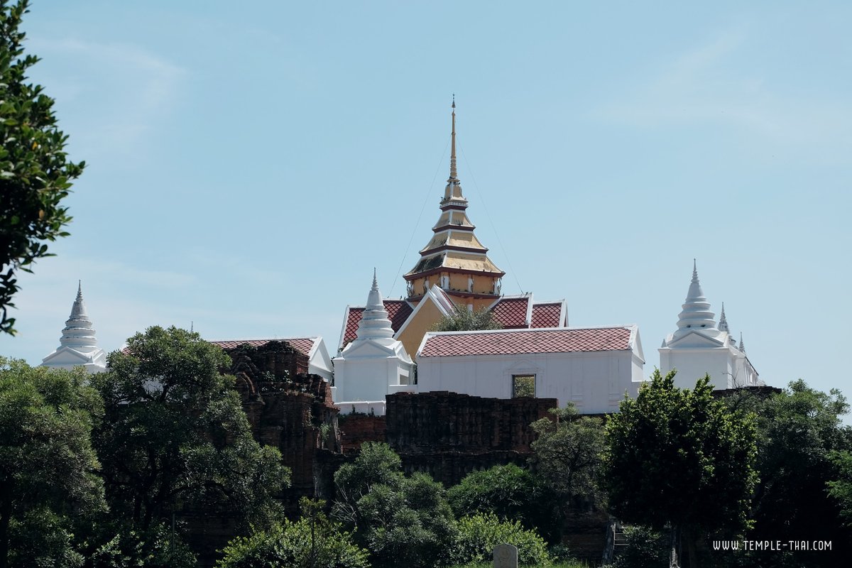 thai_temples1's tweet photo. One of the most spectacular sites in Ayutthaya province : Prasat Nakhon Luang (ปราสาทนครหลวง).

It is a fortress built by Prasat Thong (ปราสาททอง) in the 17th century.
The galleries house very photogenic Buddha statues.

https://t.co/5htTGLPeti https://t.co/wYiP6rFD1T