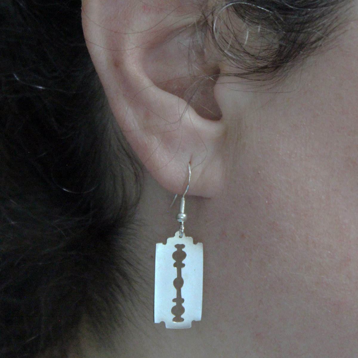Plataica's tweet photo. 📣 NUEVO MODELO‼️🗣️

Pendientes #Hojillas de afeitar en #plata925, libera tu lado más #punk 🤘

👉 https://t.co/Hs9aPiDa2r

#punkstyle #punkfashion #punkrock #joyeríaartesanal #hechoamano #envíogratis #HojilladeAfeitar #pendientes https://t.co/VPdvZz4Mrg