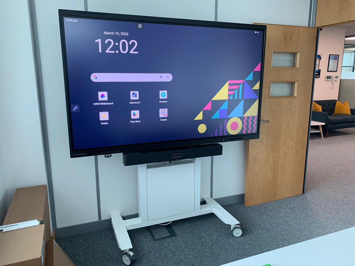 RapidTechToday's tweet photo. Here we installed a 75” Clevertouch Impact Lux with Clevershare and Yealink meeting system in a large meeting room. Interactive presenting, wireless sharing and clear video for smooth hybrid meetings 🙌

#Clevertouch #Yealink #AVInstallation https://t.co/E7v1ejMuwe
