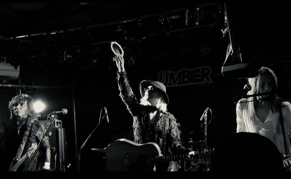 THE LOVEROCK VIOLENT tweet media