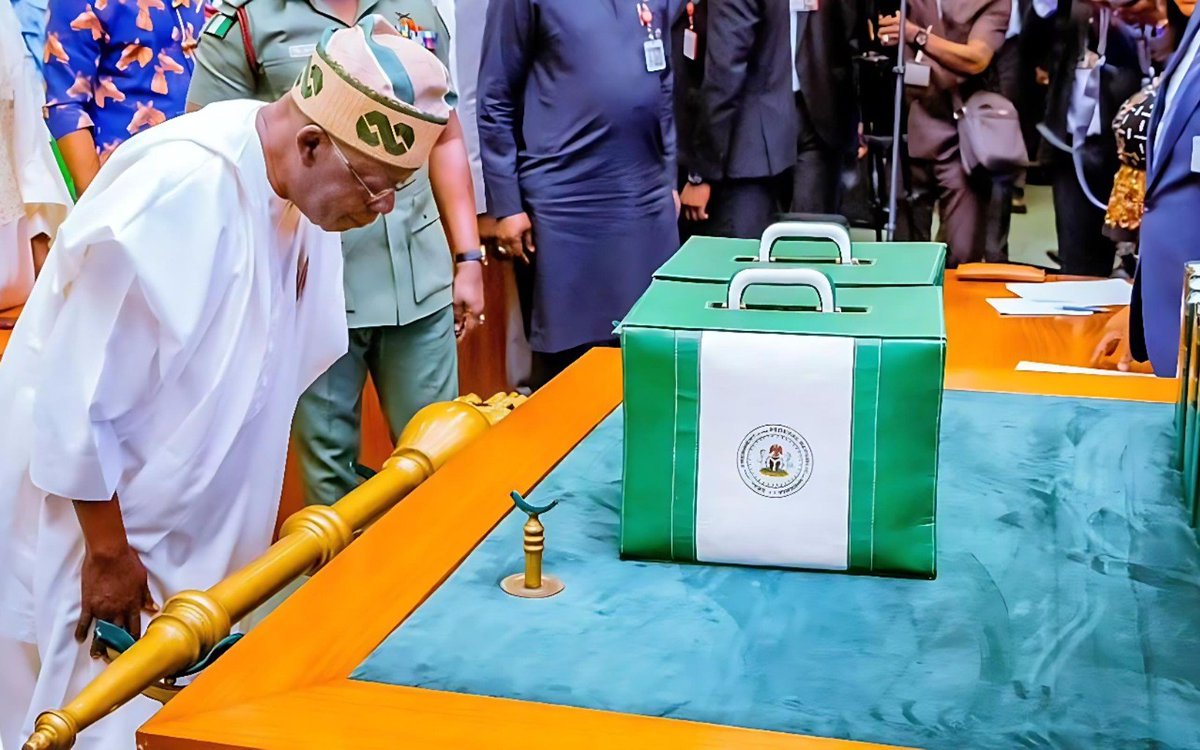 Naija tweet media