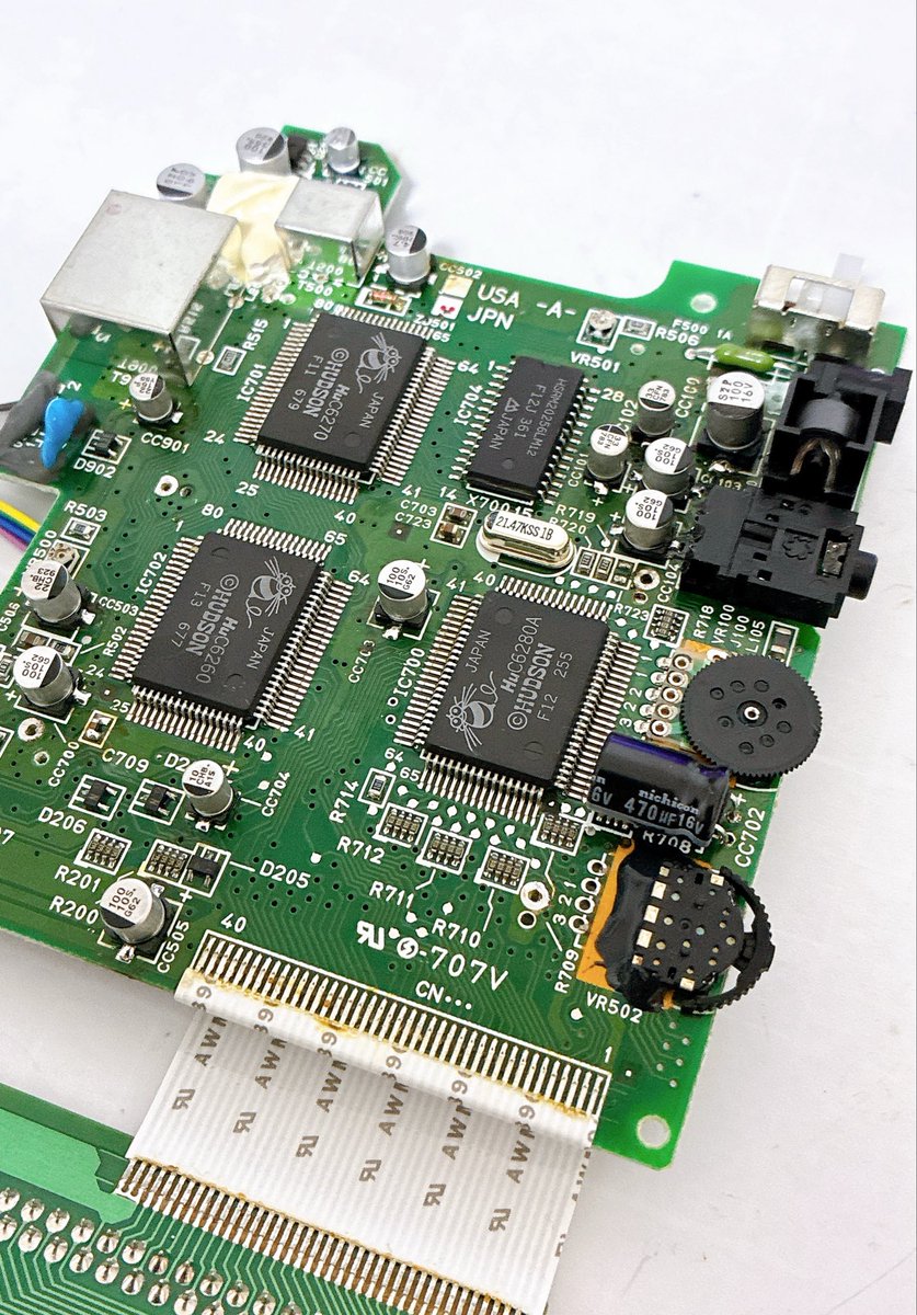 StoreSmartmart's tweet photo. お疲れ様です
今回はPCエンジンGTの修理メンテを
行いました　コンデンサとヒューズを
交換後、液晶をサイズアップしています✨

コンソール5のマウントでIPS液晶と
基板をマウントしております
OSDの方もしっかりと固定して
いますので安心ですね☺️ https://t.co/Nnocf79yfI