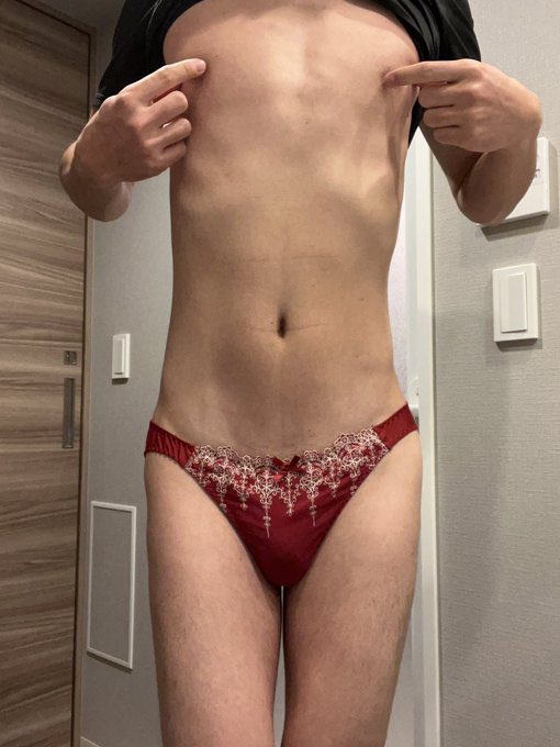panpankokikoki's tweet photo. 26歳妻の使用済み下着を履くのが趣味、、
妻のパンティが好きな方が多くて興奮が止まりません、、
もっと見てあげてくれませんか？

RTしてくれた方には別の写真も送ります！
DM下さい！

#ぶっかけ #ぶっかけ依頼 #寝取られ #NTR  #パンティ #裏垢 #エロ #下着フェチ #ブルバ #ブルバ100 #ブルーバッジ