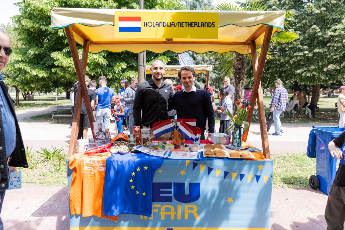 NLinBelgrade's tweet photo. ✨ Thank you to everyone who visited our 🇳🇱 stand at the EU Fair in Podgorica! Special thanks to the organisers @evropska_kuca and @me4eu, as well as @WeBalkans for their amazing support! 
#EuropeDay https://t.co/CvXLpXbBF6