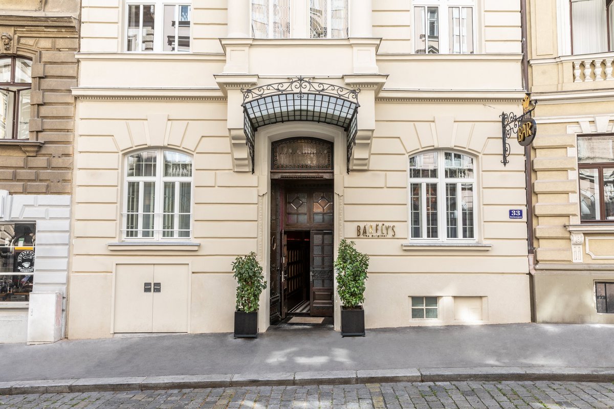 Hotusa's tweet photo. 🆕 Nuestra compañía hotelera @Eurostars continúa con su expansión internacional y da la bienvenida a un nuevo hotel en Viena: el Eurostars Josefine 4* destaca por su legado histórico y por una cuidada ambientación inspirada en la estética de los años 20. https://t.co/lJVydHPOe4