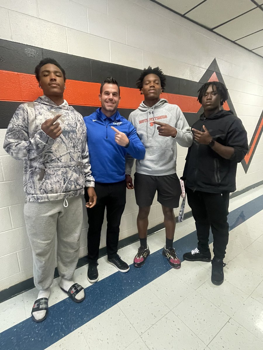 BGoldsmith2027's tweet photo. After a great visit with @CoachAJReisig I am blessed  to announce a D1 Scholarship Offer to @MT_FB #ThePitt @MTFB_Recruiting @SPHSPIRATES @SPCoachStone @jared5_59 @CoachO_MTSU @CoachDerekMason @stewdg1 @WillChapman_1 @McAlpin_Jack @CalvinLowry  @coach_b_lewis30 @ChadSimmons_ @CSmithScout