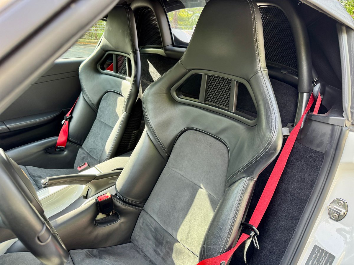 boxster_gts's tweet photo. 987 ボクスター  スパイダー
噂にはかねがね聞いていたが、想像以上だった

これ以上、運転が気持ちいい車なんてあるのか？

そう思うくらい、軽く、乗り心地よく、俊敏、そして、素晴らしいエンジンとエグゾースト

あかん。これはあかん。

最新のポルシェとか要る？？
そんな風に思った試乗だった https://t.co/aPqaTvFlfb