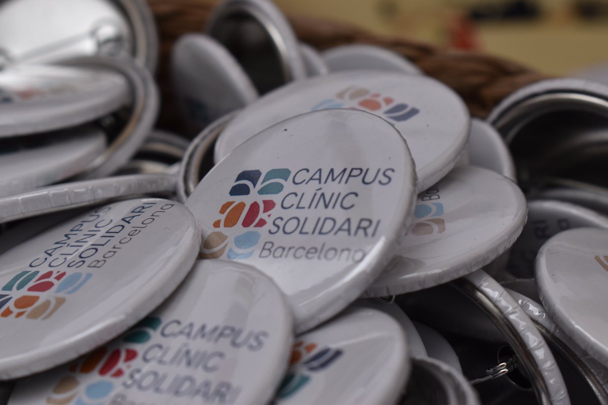 CAPSBEsq's tweet photo. Participem en la 2a edició del #ClinicObert, una jornada per apropar la salut a la ciutadania!

Les carpes d' #odontologiaCAPSBE i #pediatriaCAPSBE han estat un èxit, ens han visitat els més petits i els més grans!

Vols saber-ne més?
Consulta la notícia a
https://t.co/wGIVKG5wYD https://t.co/Ci0pM3f5uT