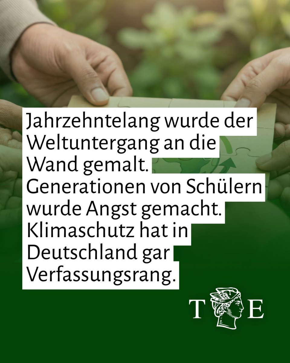 TichysEinblick's tweet photo. 44 Autoren des Weltklimarats erklären die extremen Katastrophenszenarien früherer IPCC-Berichte jetzt für „unplausibel“. Mit diesen Szenarien wurden in Deutschland aber CO2-Steuern, Verbrennerverbote und massive Eingriffe in Wirtschaft und Energiepolitik begründet. Mehr dazu auf Tichys Einblick, Link in der Bio 🔗 #klima #energiewende #deutschland #wirtschaft #ipcc