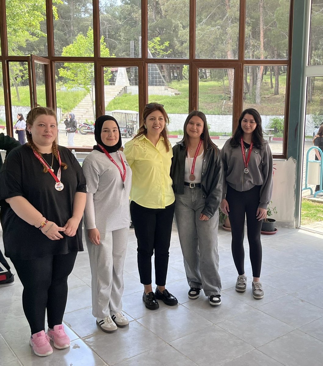 paubekilli's tweet photo. Bekilli MYO’da 19 Mayıs etkinlikleri kapsamında masa tenisi turnuvası düzenlendi.
Bekilli Gençlik Merkezi iş birliğiyle gerçekleşen organizasyona öğrenciler yoğun ilgi gösterdi.

#19Mayıs #GençlikVeSporBayramı #PAÜ #Bekilli #MasaTenisi https://t.co/Qk0e31YRmr