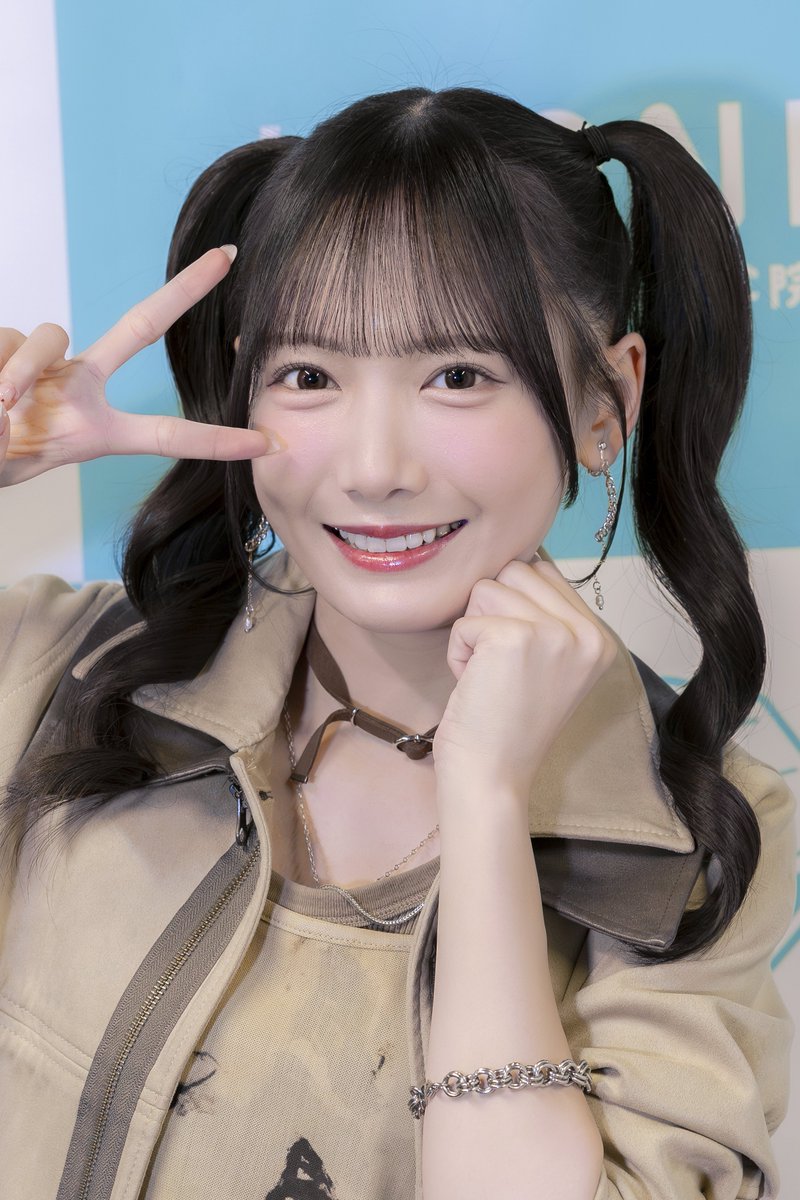 ノイミー 鈴木瞳美 個別スクエアトート ニアジョイちゃん達の個撮の写真見てたら、 個撮のレタッチ久しぶり