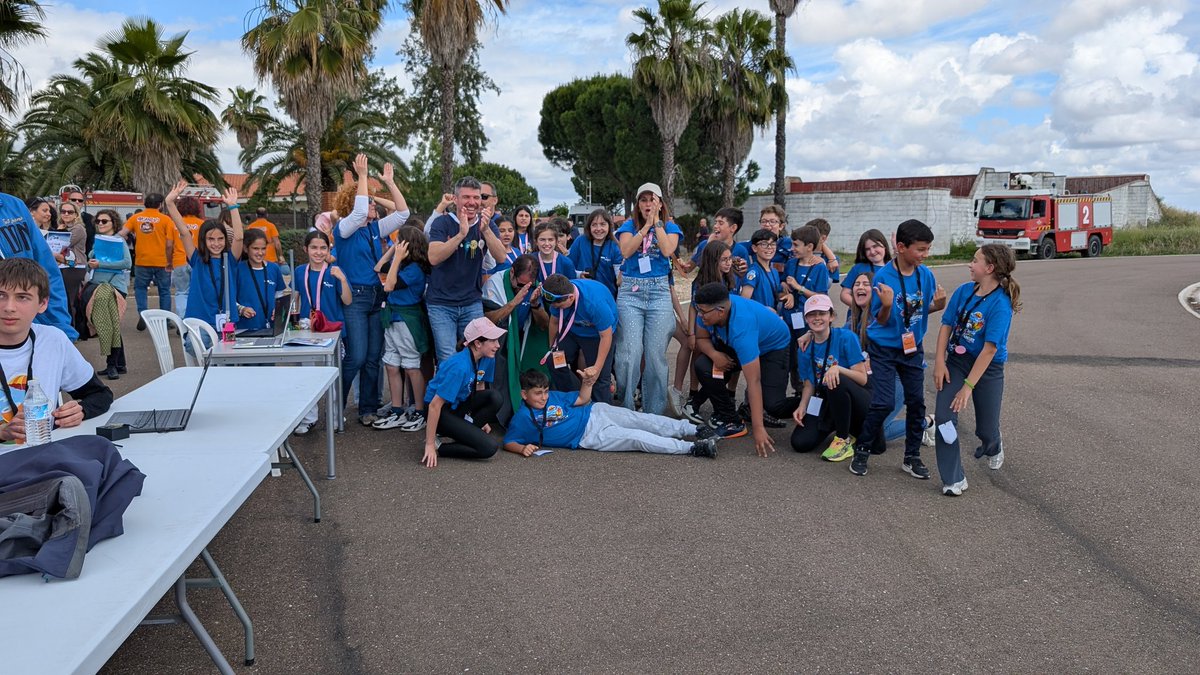CanSatEx's tweet photo. 🟢⚪⚫ Contamos con la presencia de dos centros educativos de Extremadura representando la modalidad #MiniCanSat:

- CEIP Torre Águila (Barbaño)
- CEIP Juan XXIII (Zafra)

#CanSat26 https://t.co/u62C6Hjb96