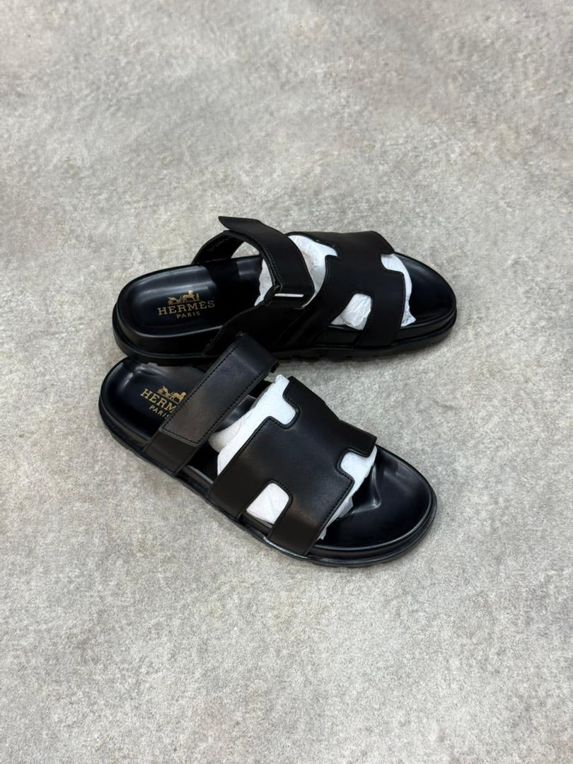sdshop0's tweet photo. Sandales disponibles🔥🔥
Prix: 18000
Pointure dispo: 40 à 45
Livraison gratuite 
📩DM ou watsApp pour passer vos commandes📱774649488
@Nabyleu @PaadoudouT @1mecparfait https://t.co/PW2JjiAfas
