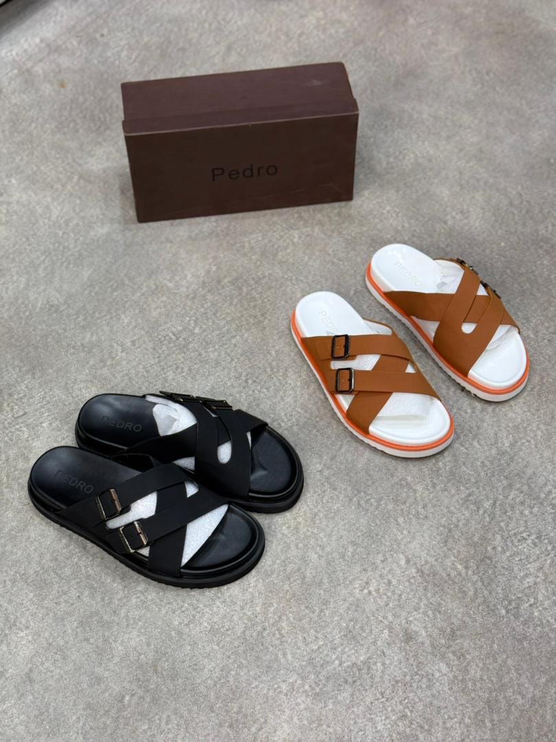 sdshop0's tweet photo. Sandales disponibles🔥🔥
Prix: 18000
Pointure dispo: 40 à 45
Livraison gratuite 
📩DM ou watsApp pour passer vos commandes📱774649488
@Nabyleu @PaadoudouT @1mecparfait https://t.co/PW2JjiAfas