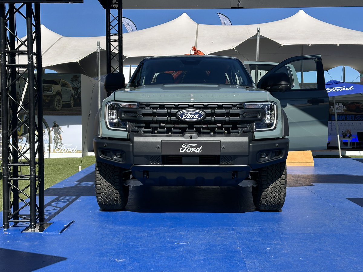 khuleonwheels's tweet photo. Ford has revealed the Ranger Super Duty at Nampo 👀 Set to arrive in South Africa in 2027, this heavy-duty Ranger will be offered in single cab and double cab form, with…
#FordSA #FordRanger #RangerSuperDuty @FordSouthAfrica https://t.co/RbOzd4wApM