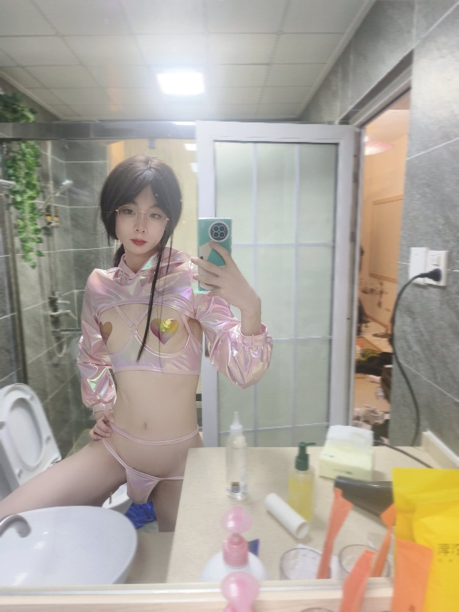 yiwuwuyi5115's tweet photo. 侧身超绝马甲线有人懂吗
#男娘 #cd #伪娘 https://t.co/V50Ow7woqX