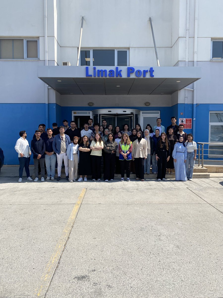 GibtuMT's tweet photo. 29 Nisan’da lojistiğin dev merkezi LimakPort İskenderun’daydık! 🚢⚓
Liman operasyonlarını ve saha uygulamalarını yerinde inceleyerek teorik bilgilerimizi pratikle birleştirdik. Bizleri ağırlayan tüm @limakport ekibine teşekkür ederiz. 
#LimakPort #TeknikGezi #GİBTÜMT https://t.co/1Dr3Y6lmTm
