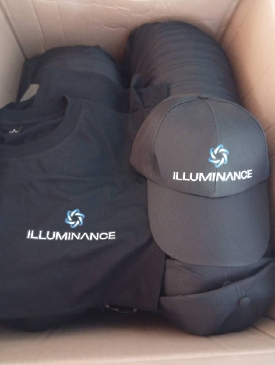 Mhoffff15's tweet photo. New Illuminance merch

#Illuminance #node #IQN #token #future #crypto https://t.co/nBupz3jdac