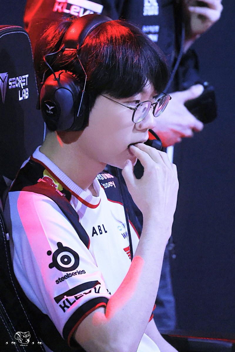 도토리 tweet media