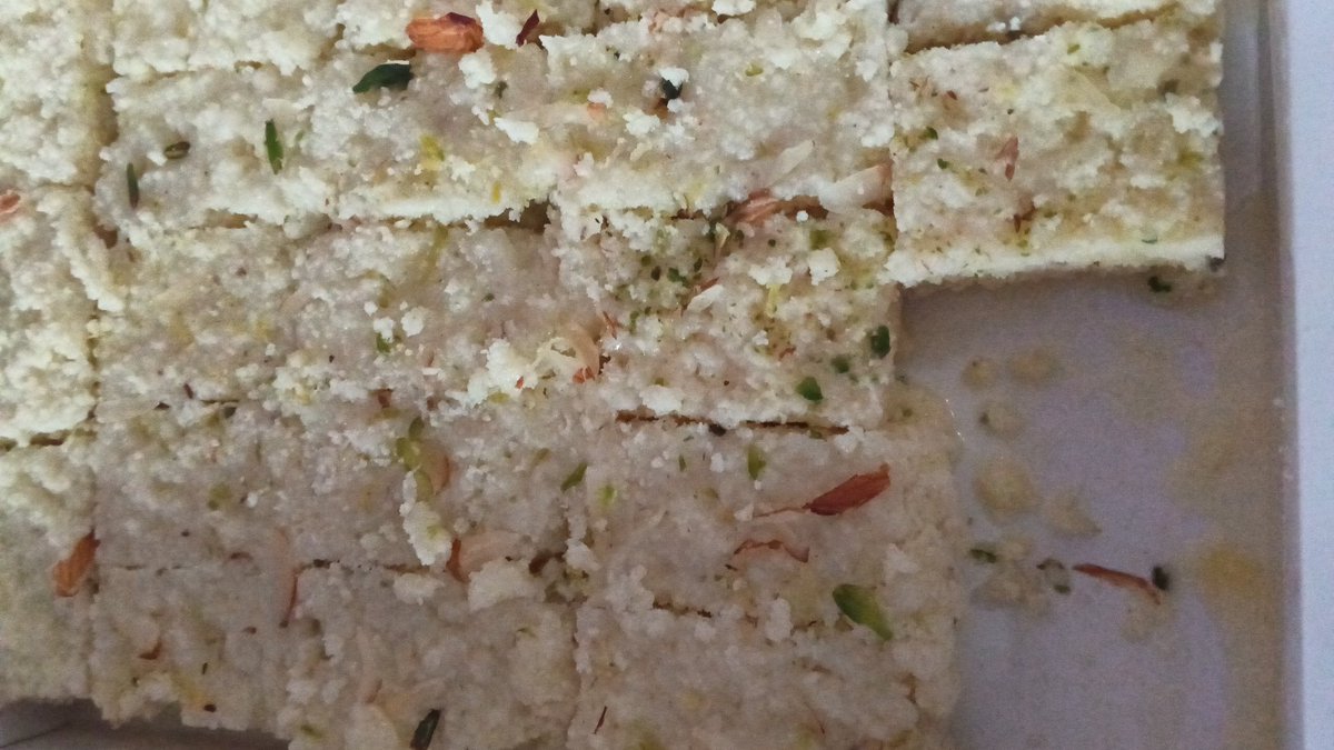 MohanVe45348246's tweet photo. @zomatocare
मैंने कल new singhal sweets से मिठाई ऑर्डर की थी, जो पूरी तरह से खराब निकली। जब मैंने इसे वापस करने या रिफंड के लिए कहा, तो उन्होंने साफ मना कर दिया। यह सीधे तौर पर फूड सेफ्टी का उल्लंघन है।order ID: 8111264734
मुझे इसका तुरंत रिफंड चाहिए और उचित कार्रवाई की उम्मीद ह https://t.co/t3hbswZgiN