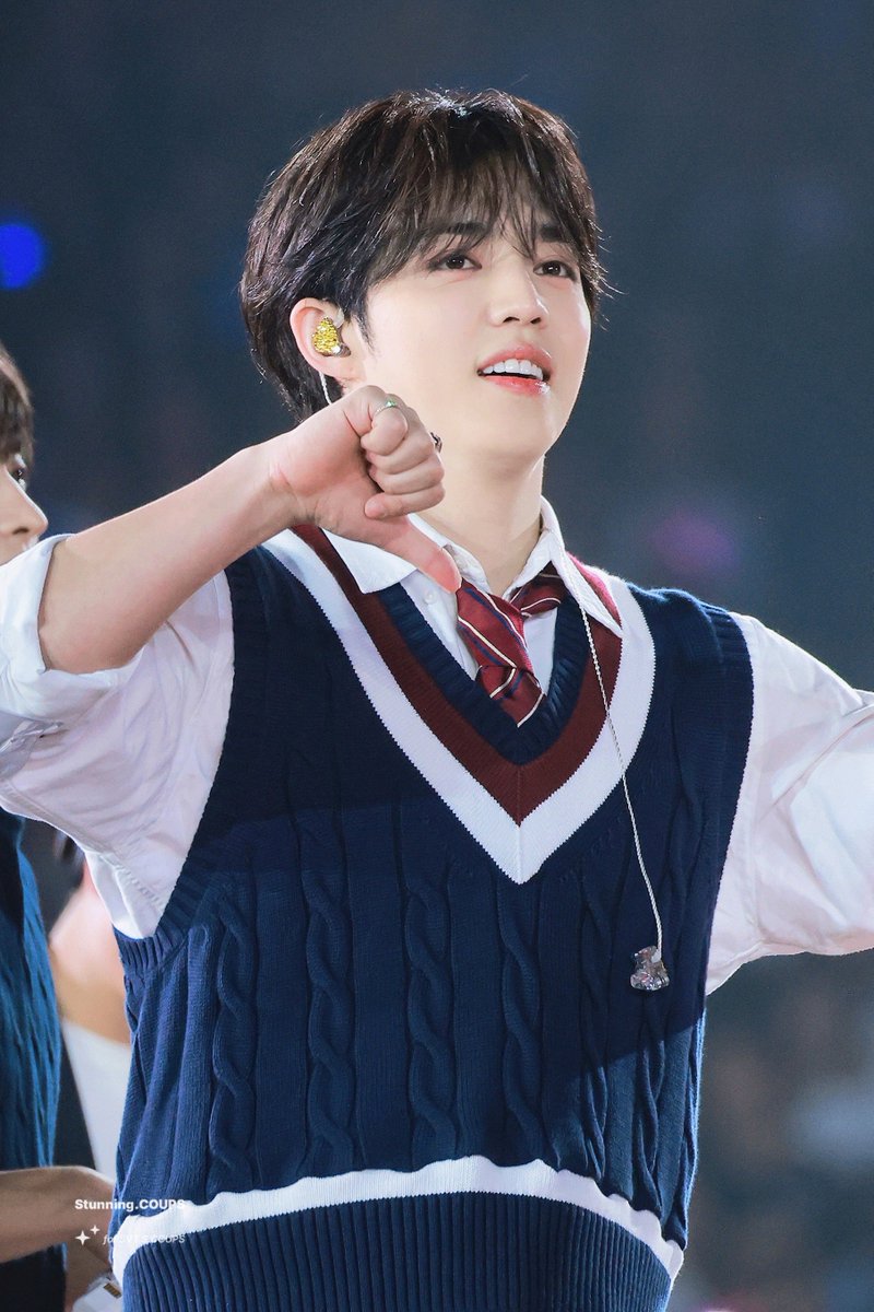 Stunning.COUPS tweet media