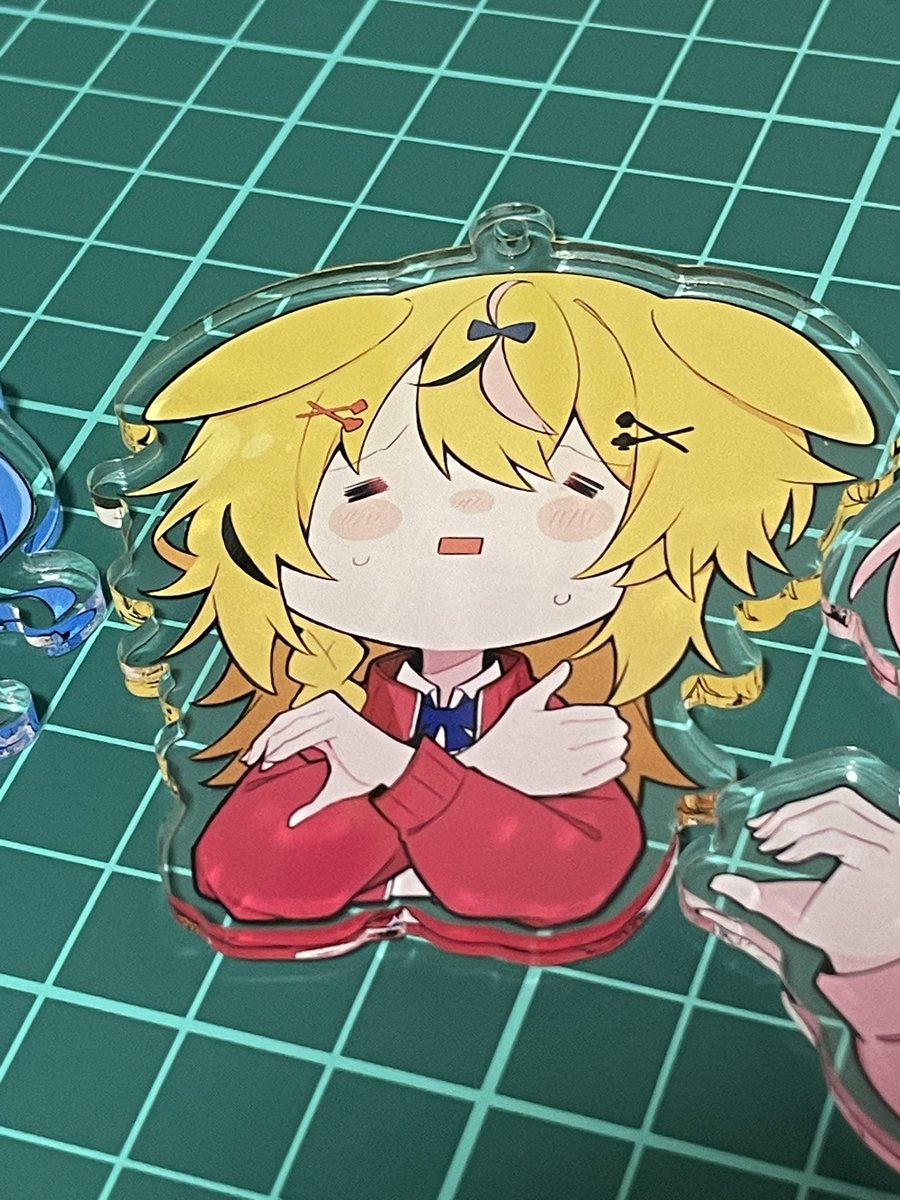 アクキー3種 3つ並べたら可愛いやつ作りたくてこうなりました