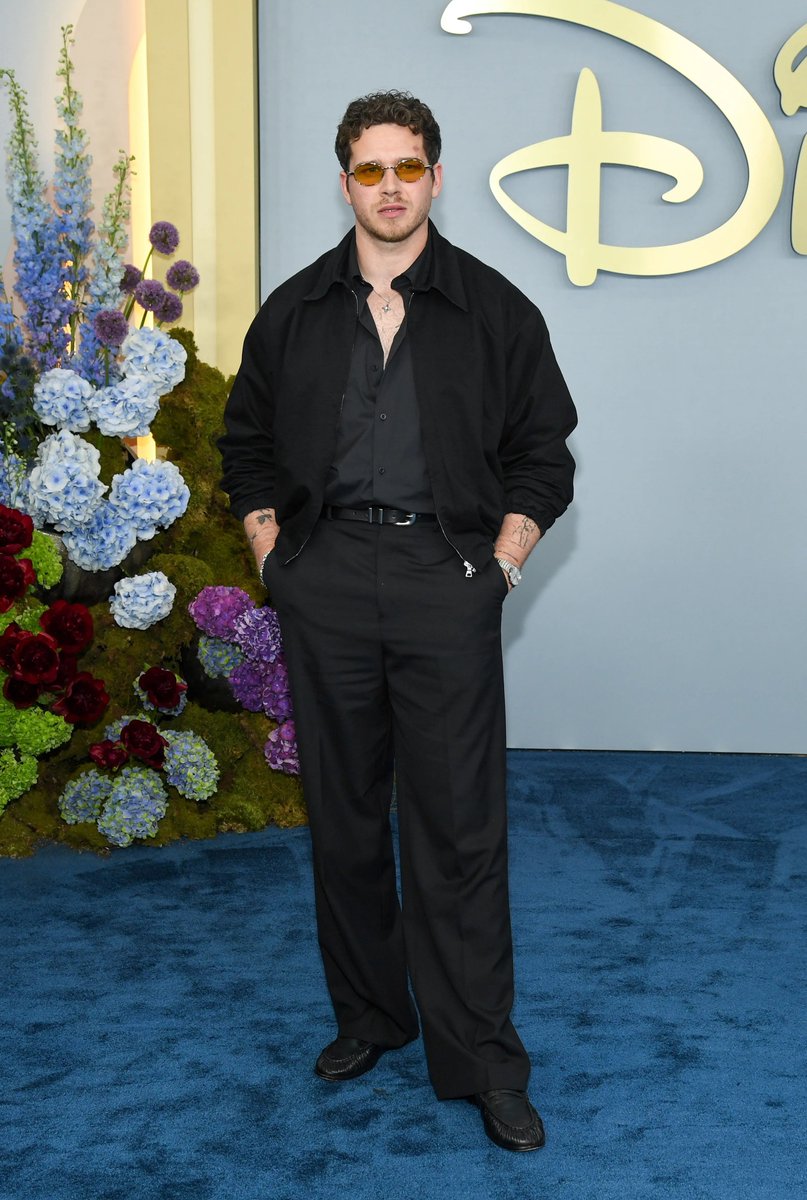 OLIVER STARK INFO tweet media