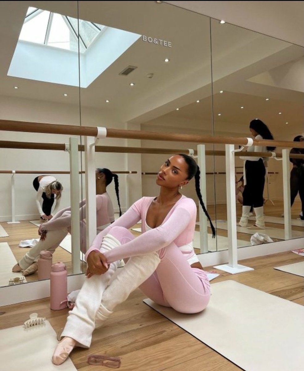 nyliava's tweet photo. pilates girl 🎀 https://t.co/qNPNs3mHI9