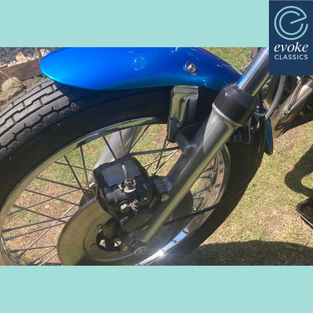 EvokeClassics's tweet photo. LIVE AT AUCTION
1977 Kawasaki KH250 Triple
https://t.co/I79ekBCs8x
23 year ownership
Professionally repainted
Higgspeed stainless exhaust
Extensive doc pack
Tax, MOT & ULEZ exempt
HPI Clear
#ClassicMotorcycle #ClassicBikes #KawasakiKettle #KawasakiTriple #KH250 https://t.co/rtFC41pq2n