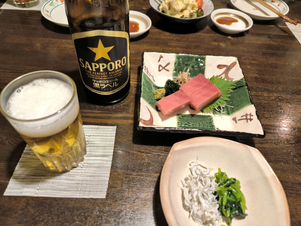 beppu810's tweet photo. 品川丼に始まり
清水のマグロ〜旬の桜エビかき揚げで
言葉が出なくなる私。 https://t.co/5HQE78UGa8