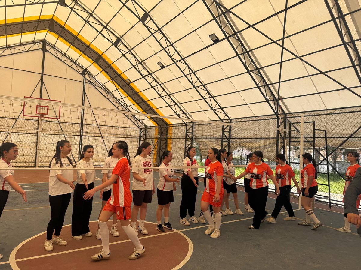 SemihGkdgn's tweet photo. Nurdağı Gençlik ve Spor İlçe Müdürlüğü olarak 
15-19 Mayıs Gençlik Haftası kapsamında 

Liseliler arasında kız voleybol grup müsabakaları basladı 

🏐 Voleybol 

@OA_BAK @BBozgeyik_27 @YILDIRIRMehmet @kemalcebervali  @ncerciyas @Numannafizsahin @hruhimor @GSB_Gaziantep https://t.co/eZMZwVPrKw