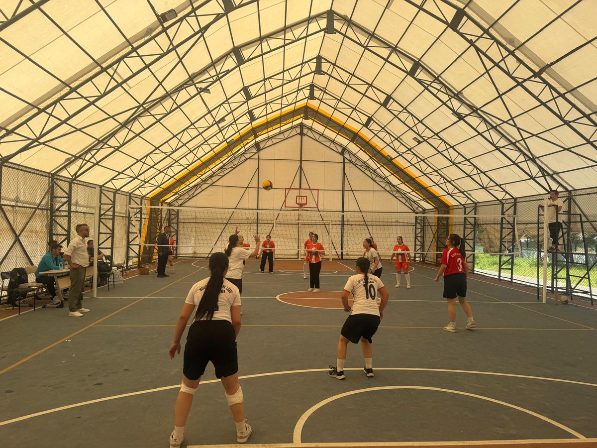 SemihGkdgn's tweet photo. Nurdağı Gençlik ve Spor İlçe Müdürlüğü olarak 
15-19 Mayıs Gençlik Haftası kapsamında 

Liseliler arasında kız voleybol grup müsabakaları basladı 

🏐 Voleybol 

@OA_BAK @BBozgeyik_27 @YILDIRIRMehmet @kemalcebervali  @ncerciyas @Numannafizsahin @hruhimor @GSB_Gaziantep https://t.co/eZMZwVPrKw