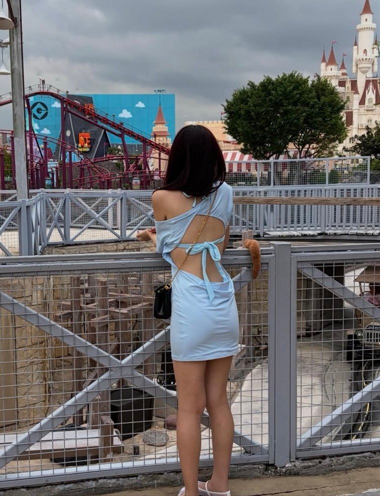 jendeukistyles's tweet photo. My favorite blue from @jennierubyjane x frankiesbikini 💙 https://t.co/WFlIHsw8WI