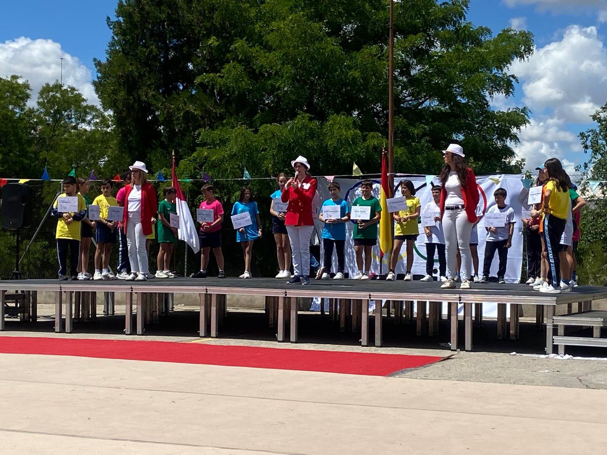 scarned0's tweet photo. ¡Los alumnos de 6° Primaria ya están en Toledo! Arrancan las olimpiadas Vicencianas.

#EscuelasCatólicas
#EscuelasVicecianas
#ColegioHHCC
#OlimpiadasVicencianas2026 https://t.co/bo3wpPnLNs