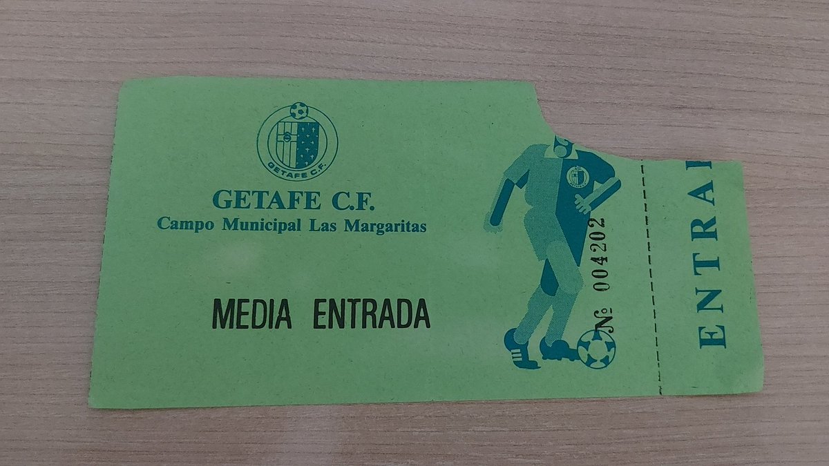 Elias_T3's tweet photo. @TommyMJaume @RCD_Mallorca @esberro @rcdm6191 @testimmallorca @penya_barralet @MMallorquinista @GMallorquinista @Uniodepenyes @JuanCatany @vironemallorqui @FFIB_oficial Aún tengo la entrada de ese día. https://t.co/C8EKjprY1i