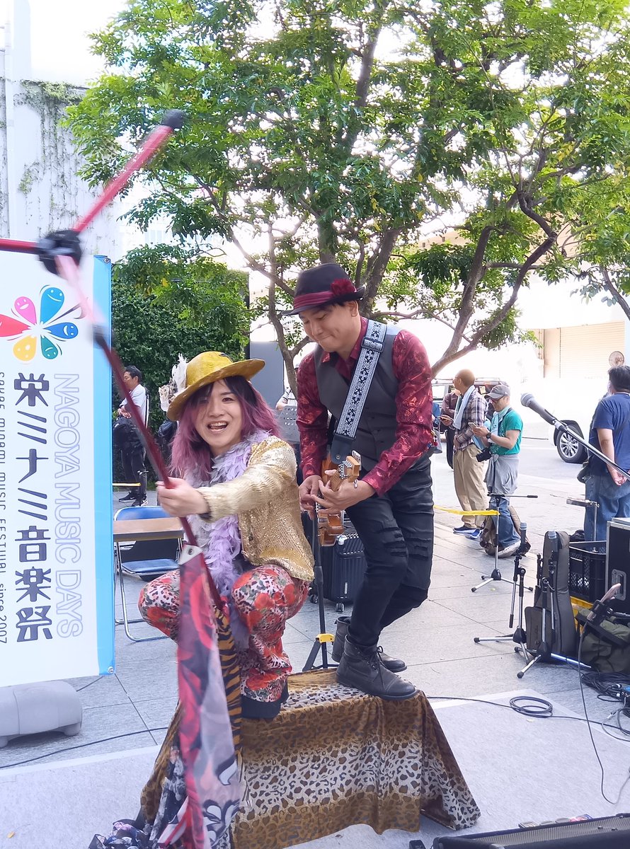 groundtetra's tweet photo. 5月10日 #魅惑シネマ さん

このステージ、多くのお客さんが詰め掛け大盛り上がりとなりましたが以前ルーキーでお客さんもまばらな栄広場で歌っていた時代を知っているのでこの光景は自分の事みたいに嬉しかった…

今後、数本出演ライブ決まっているので極力行きます。

栄天メンバー、大好きです！ https://t.co/lUFwZLm863