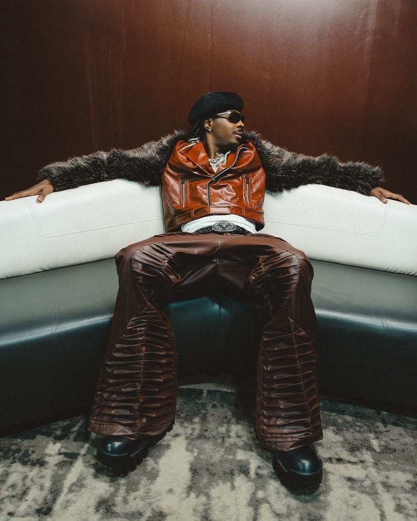 TheDamiForeign's tweet photo. How young Jonn went from being a music producer to a music artist with many hit songs needs to be studied fr😂🔥❤️ https://t.co/lPgjiurBKU