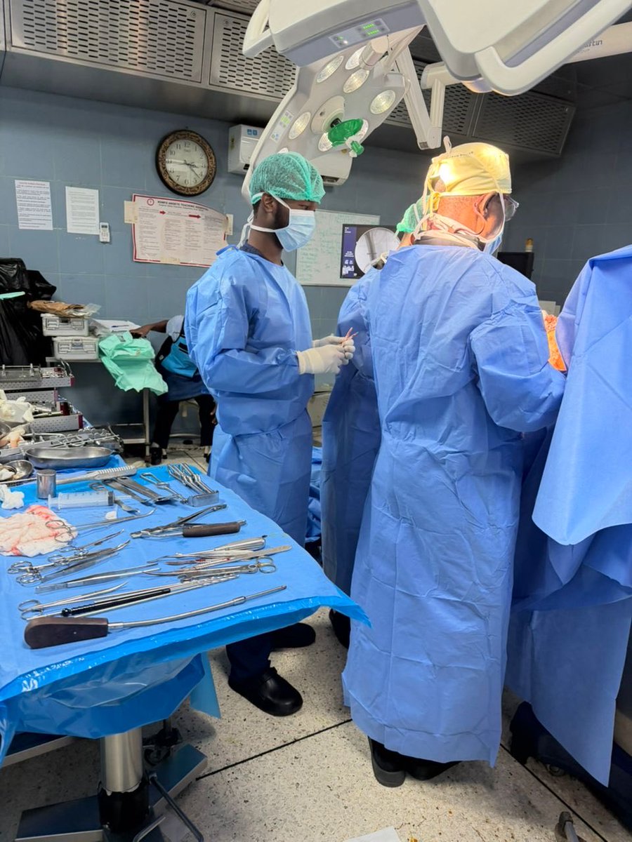 fadabernard's tweet photo. Assisted in a major orthopaedic procedure today — Open Reduction and Internal Fixation (ORIF).
Grateful for the opportunity to learn from my consultants and grow through every experience in theatre.

#Medicine #Surgery #ORIF #MedicalStudent #Orthopaedics https://t.co/tncqgMiFFT
