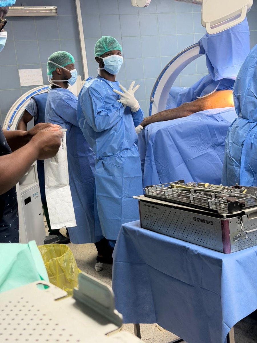 fadabernard's tweet photo. Assisted in a major orthopaedic procedure today — Open Reduction and Internal Fixation (ORIF).
Grateful for the opportunity to learn from my consultants and grow through every experience in theatre.

#Medicine #Surgery #ORIF #MedicalStudent #Orthopaedics https://t.co/tncqgMiFFT