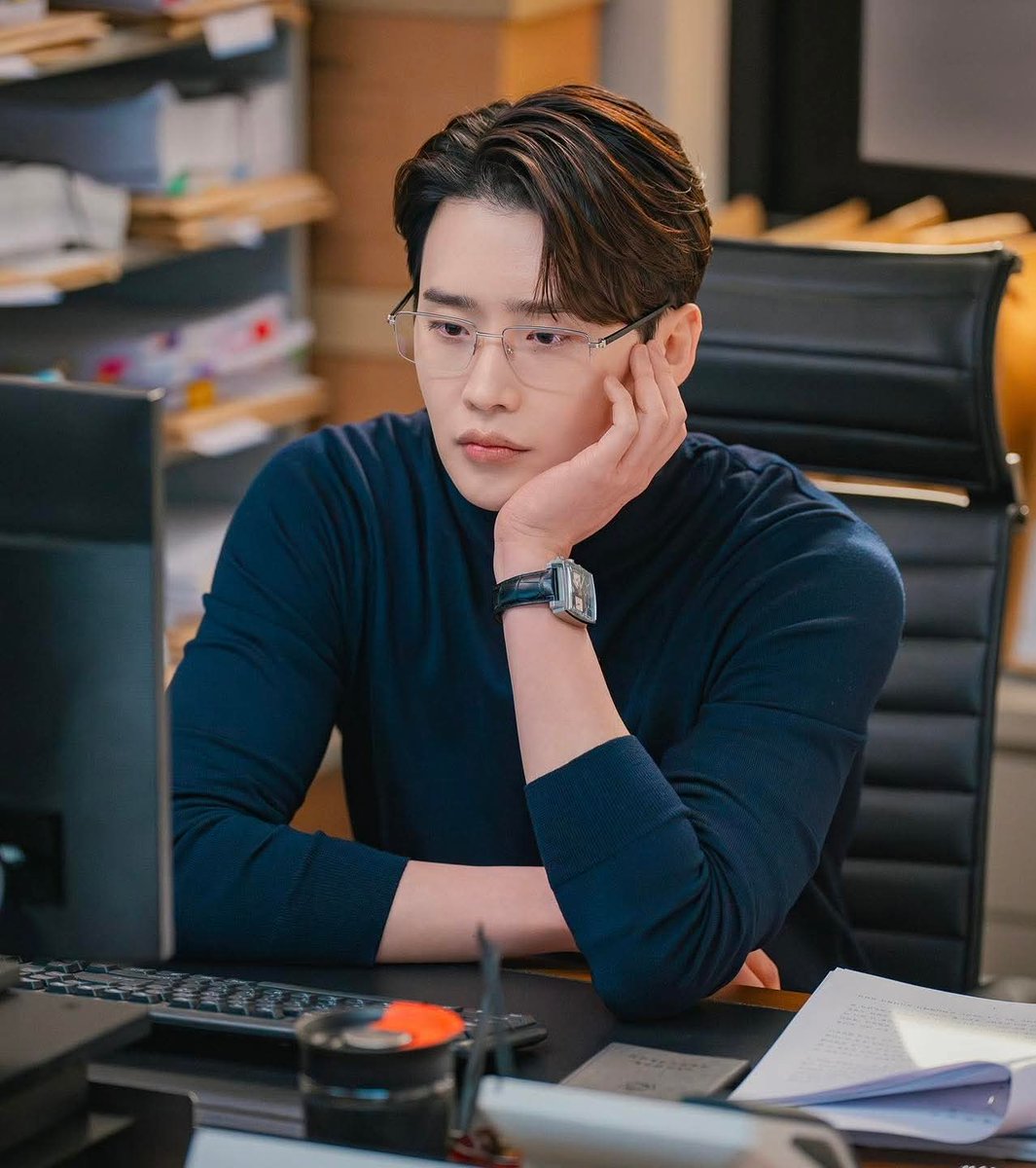 Lee Jong Suk Society tweet media