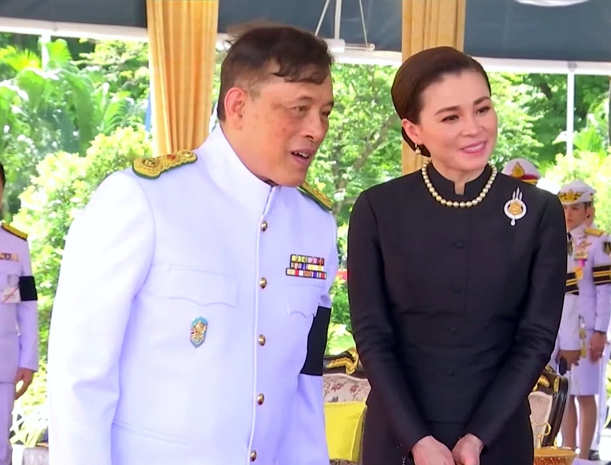 สลิ่มปกป้องสถาบัน🇹🇭👑 tweet media